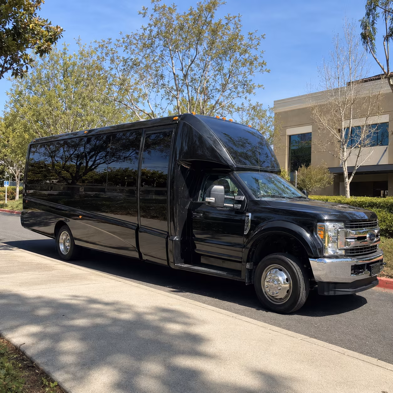 Hendersonville Birthday, Sweet 16, & Quinceañera Party Bus Rentals