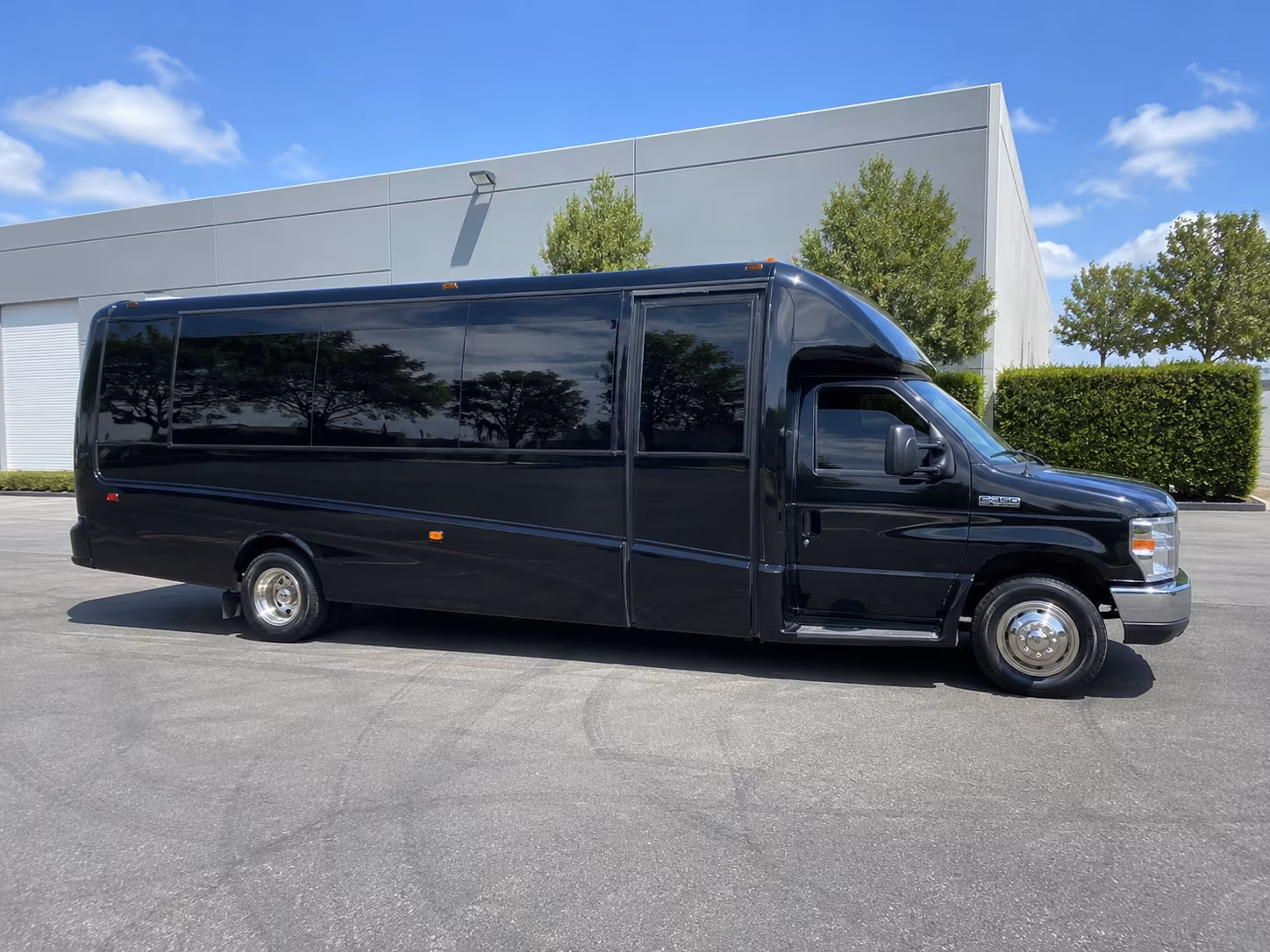 Hendersonville Winery Tour & Pub Crawl Transportation
