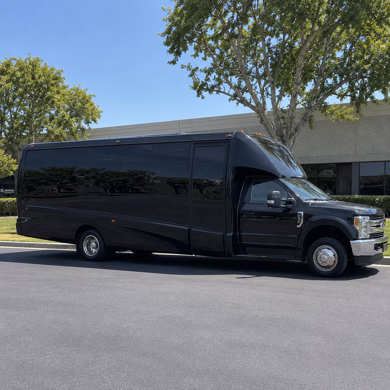 Murfreesboro Winery Tour & Pub Crawl Transportation
