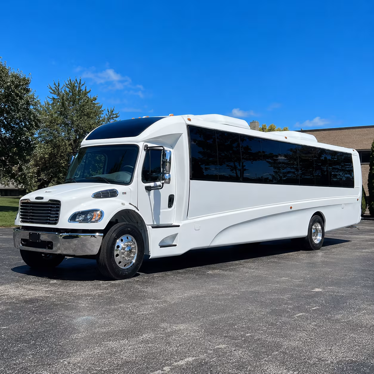 Nashville Airport Shuttle & Transportation party bus exterior