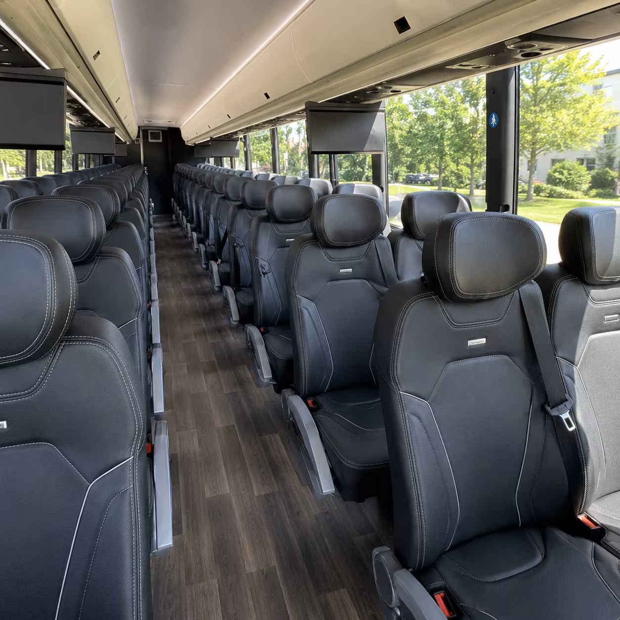 Nashville Airport Shuttle & Transportation party bus exterior