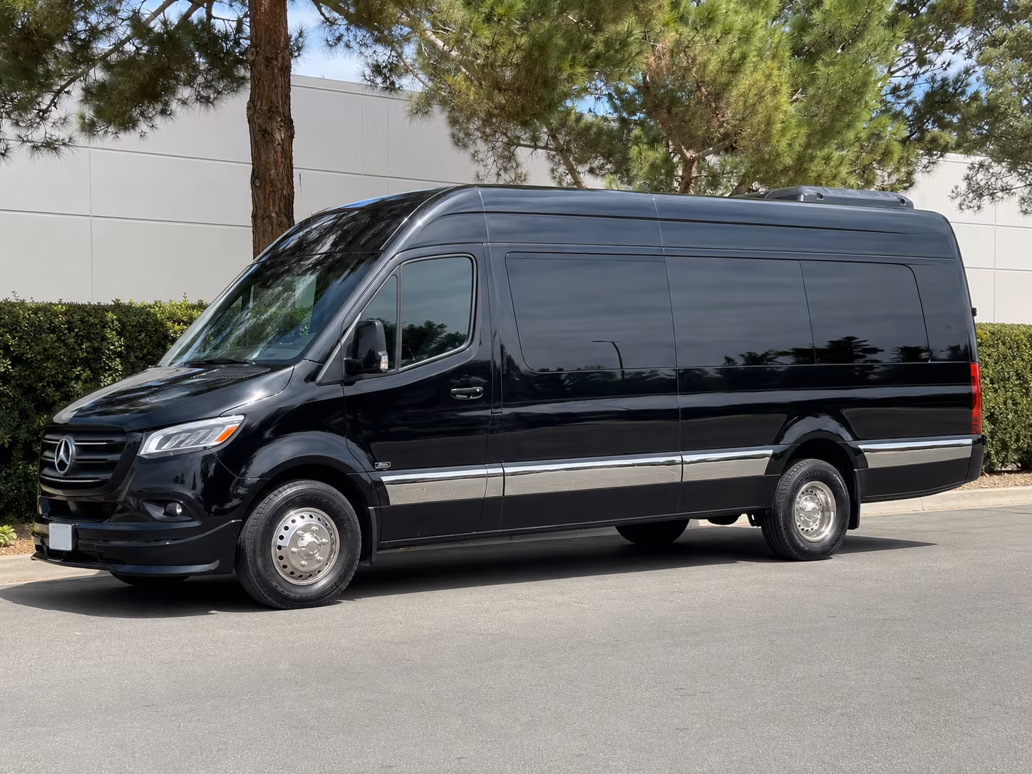 Nashville Corporate Transportation party bus exterior