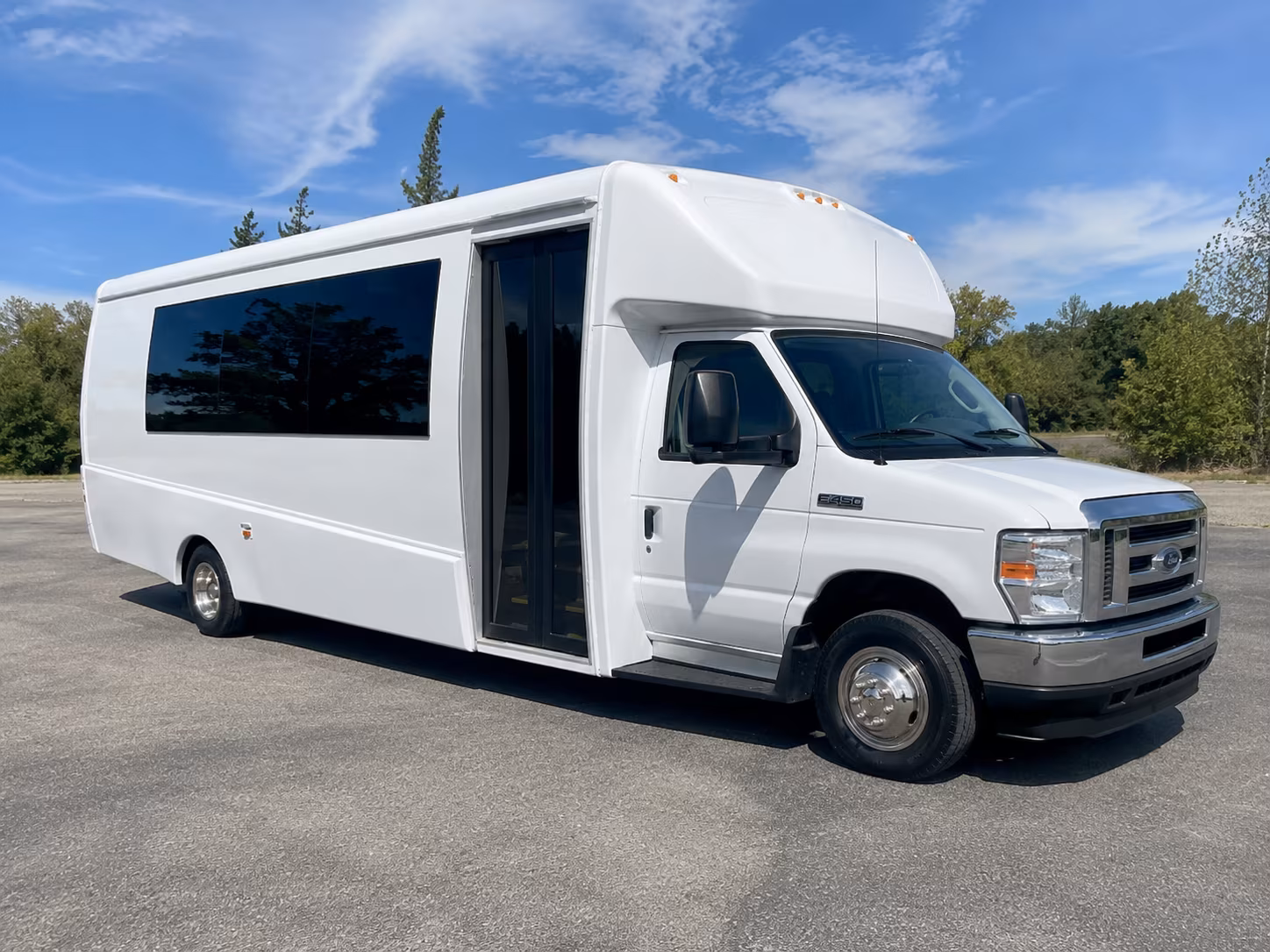 Nashville Prom & Homecoming Transportation party bus exterior