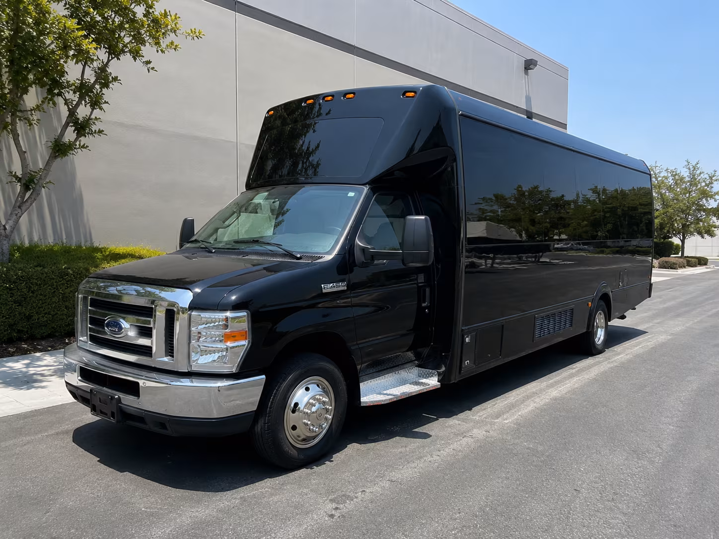 Nashville Winery Tour & Pub Crawl Transportation group transportation